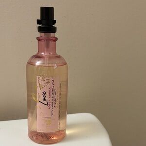 Bath & Body Works LOVE ROSE VANILLA Pillow Mist 5.3 Oz